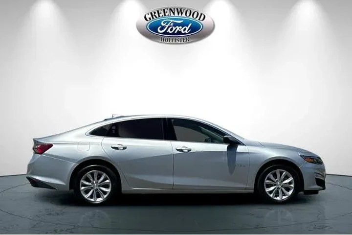 $15993 : Chevrolet Malibu 2020 LT 4dr image 3