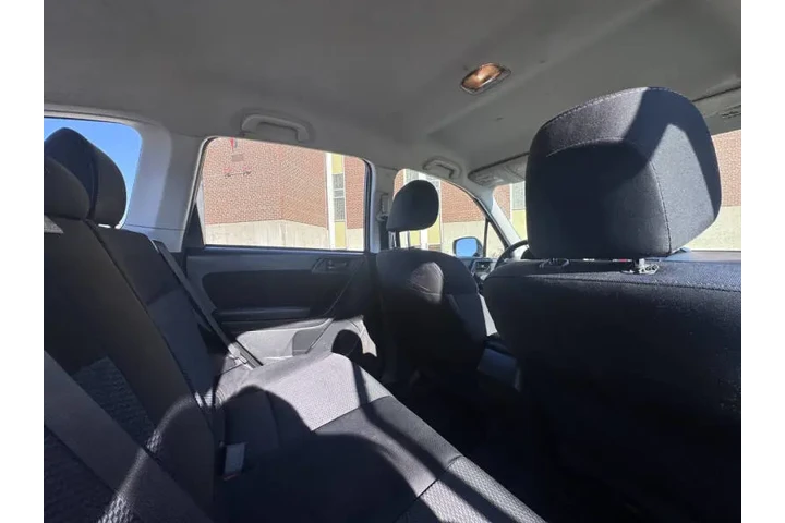 $8999 : 2016 Forester 2.5i image 8