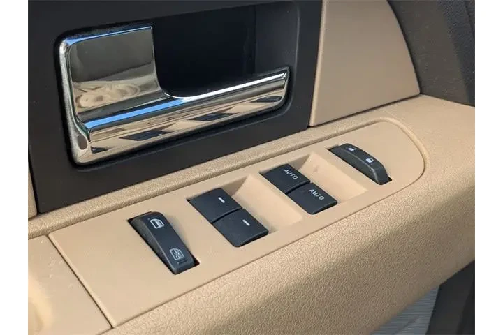 $5722 : Ford F-150 2014 4x2 XLT 4dr image 10