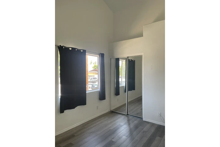$850 : Recamara de Renta image 1