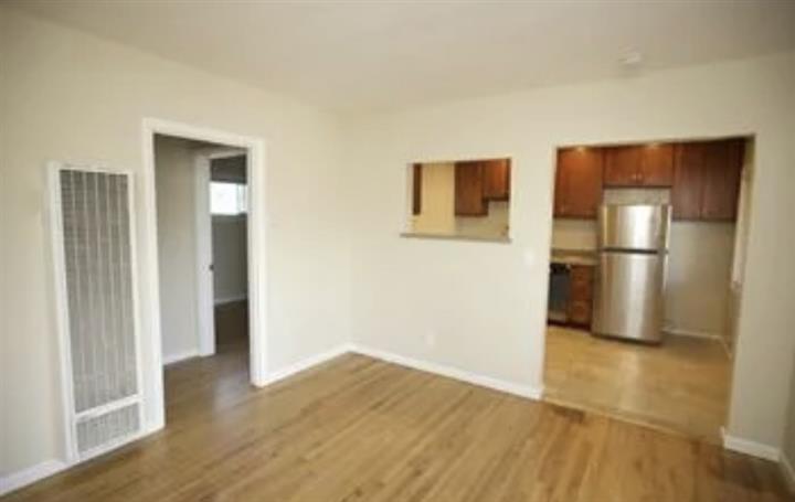 $1400 : 2BD, 1BTH APARTMENT FOR RENT image 3