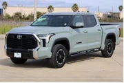 $39398 : Toyota Tundra 2022 4x4 SR5 4 thumbnail