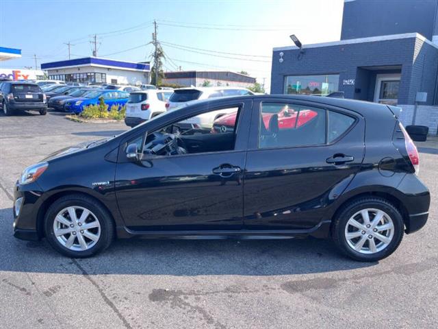 $13995 : 2017 Prius c Three image 4