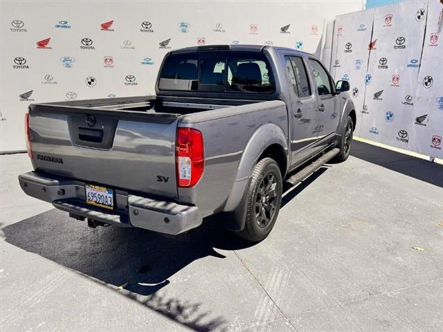 $17995 : Used 2020 Frontier Crew Cab 4 image 3