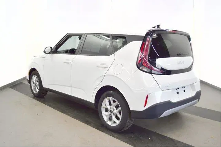 $18494 : Kia Soul 2025 LX 4dr Crossov image 5