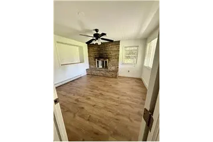$2600 : Rental property with 3 bedro image 9