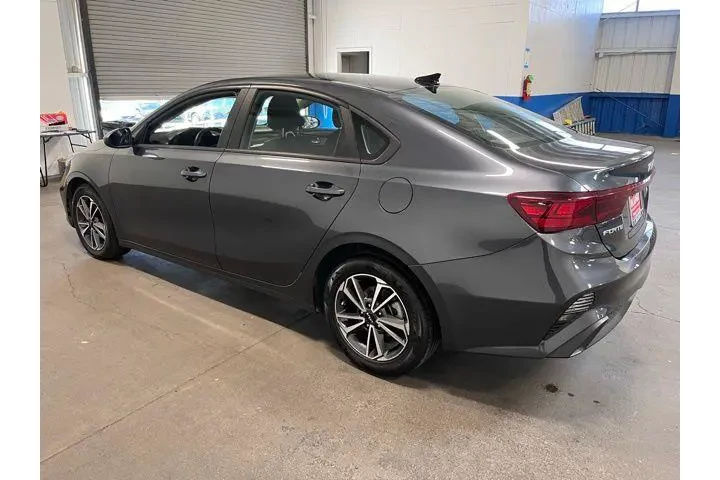 $16563 : Kia Forte 2023 image 5