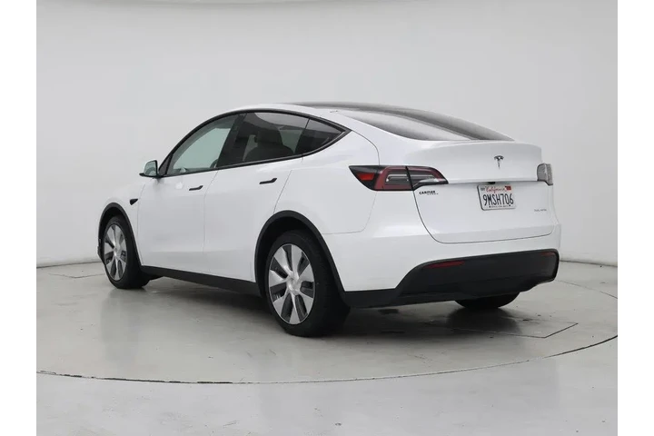 $37998 : Tesla Model Y 2024 AWD Long image 2
