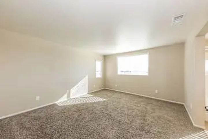 $3090 : Suitable 5 bedroom apartment image 5