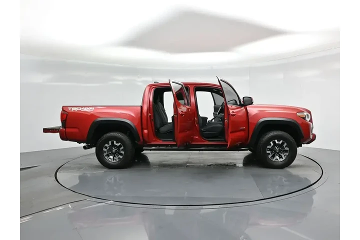 $32250 : Toyota Tacoma 2018 4x4 TRD P image 4