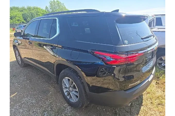 $27458 : Chevrolet Traverse 2023 LT C image 2