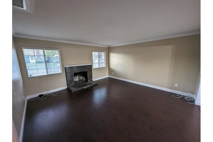 $1250 : Rialto- Move In Ready image 4