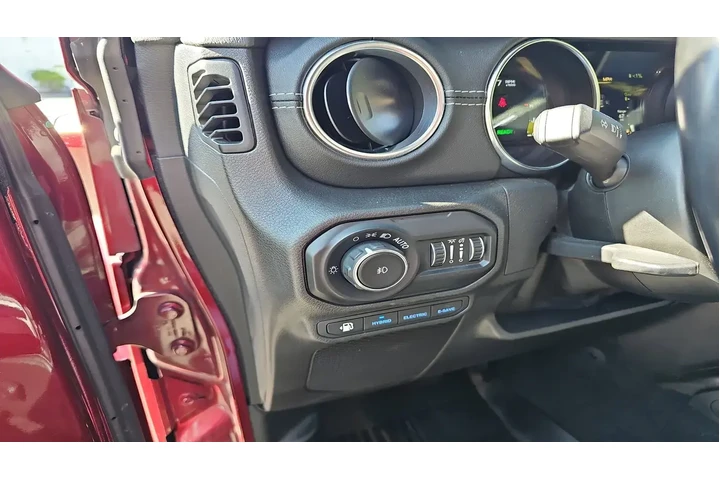 $24720 : Jeep Wrangler Unlimited 2021 image 9