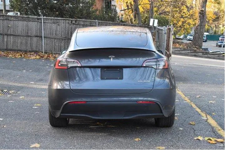 $20995 : Tesla Model Y 2021 AWD Long image 8