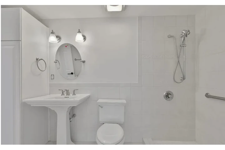 $1350 : Apartamento de 2 habitaciones image 3