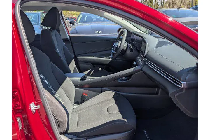 $19588 : Hyundai ELANTRA 2025 SEL Con image 10