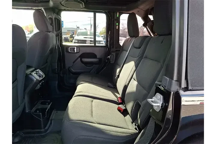 $29950 : Jeep Wrangler Unlimited 2020 image 10