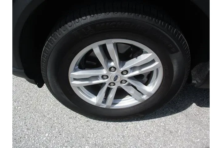 $27995 : Ford Explorer 2022 AWD XLT 4 image 9