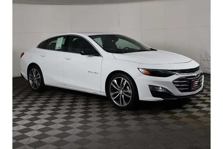 $13893 : Chevrolet Malibu 2023 LT 4dr image 2