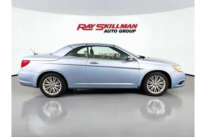 $12975 : Chrysler 200 2013 Limited 2d image 8