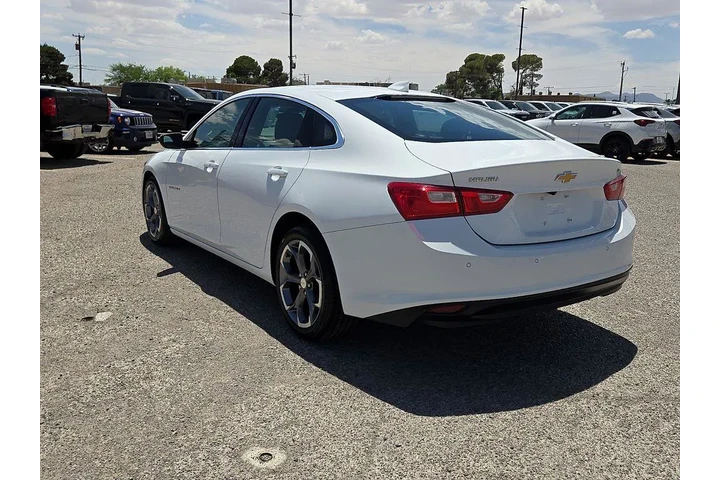 $20350 : Chevrolet Malibu 2024 LT 4dr image 2