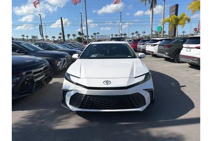 $26602 : Toyota Camry 2025 SE 4dr Sed image 2