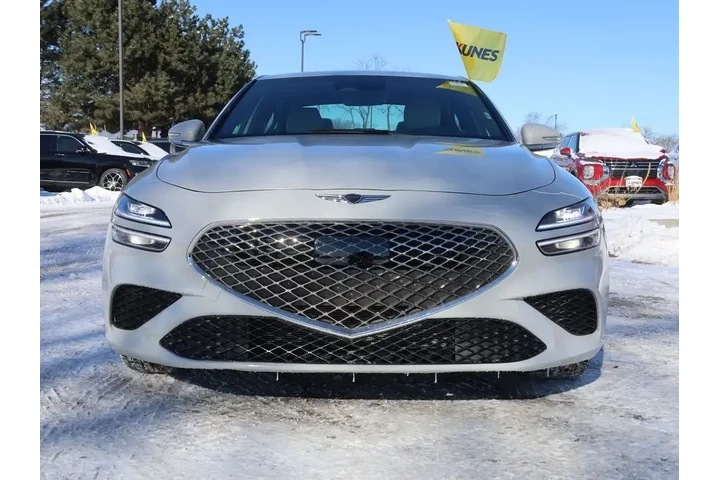 $31277 : Genesis G70 2025 AWD 2.5T St image 2