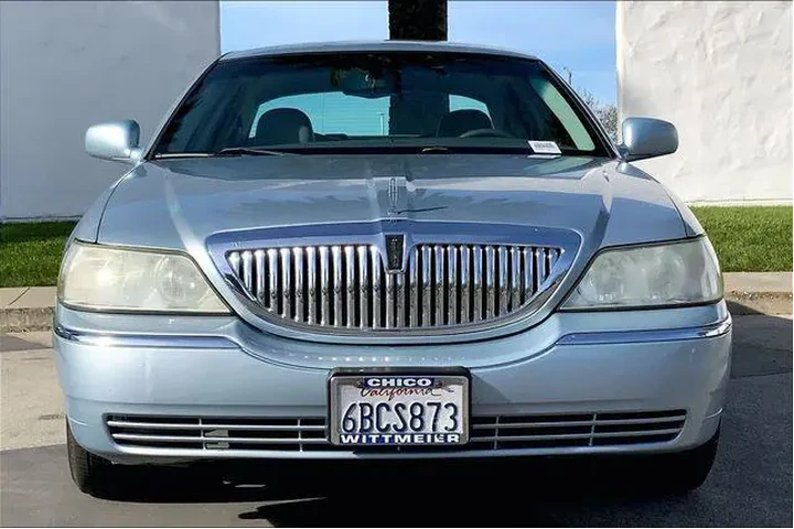 $11985 : Lincoln Town Car 2006 Signat image 3
