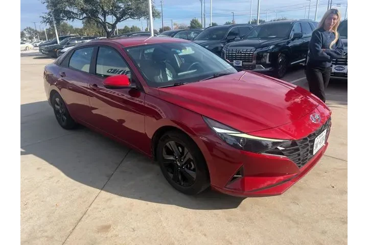 $18391 : Hyundai ELANTRA 2023 SEL 4dr image 2