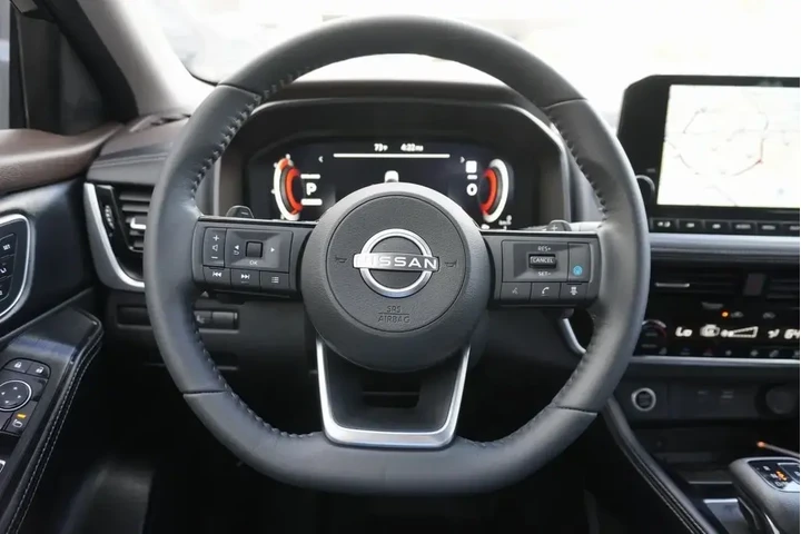 $25988 : Nissan Rogue 2023 Platinum 4 image 9