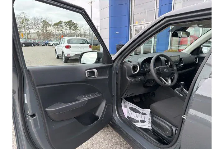 $19977 : Hyundai VENUE 2025 SE 4dr Cr image 10