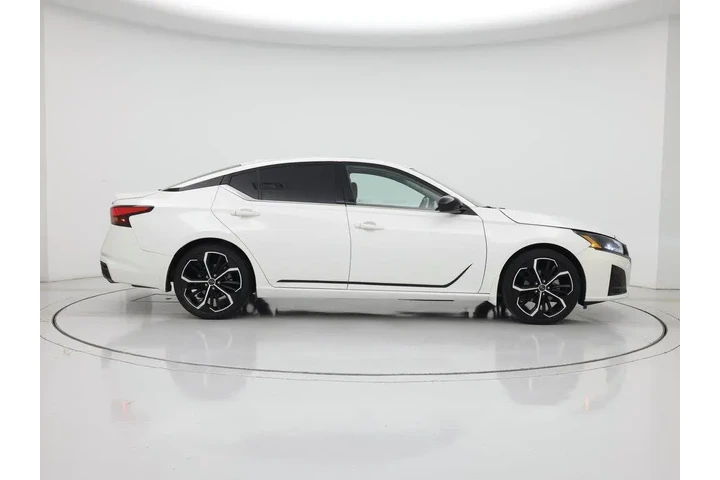 $23998 : Nissan Altima 2023 2.5 SR 4d image 7