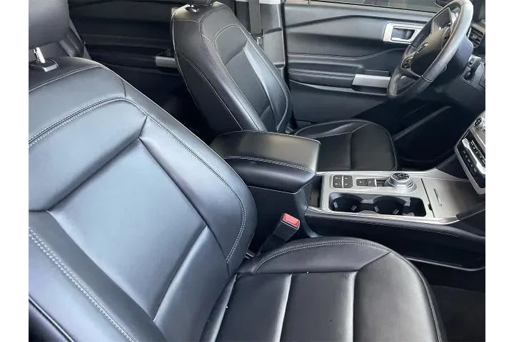 $31243 : Ford Explorer 2023 XLT 4dr S image 5