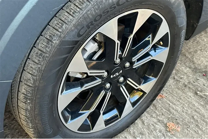 $39551 : Kia Carnival 2024 EX 4dr Min image 8