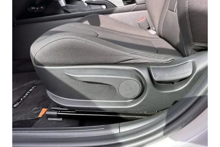 $16888 : Hyundai ELANTRA 2023 SEL 4dr image 10