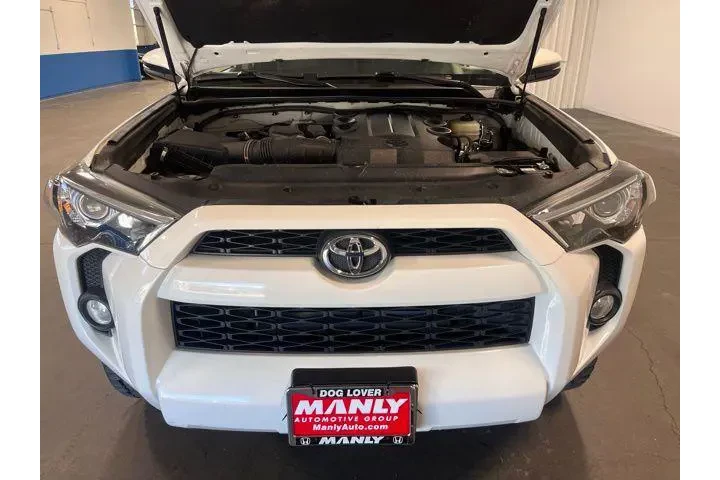 $31992 : Toyota 4Runner 2018 4x4 SR5 image 9
