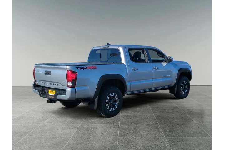 $30885 : Toyota Tacoma 2018 4x4 TRD P image 5
