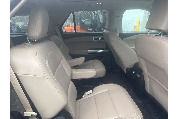 $31204 : Ford Explorer 2022 AWD XLT 4 image 5
