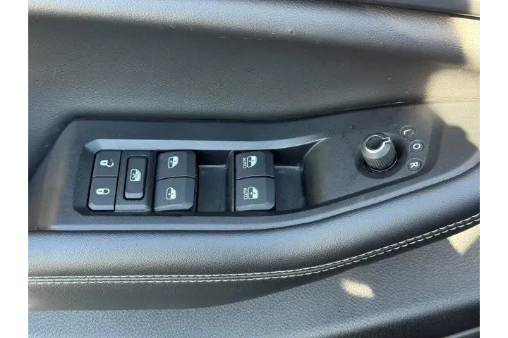 $28995 : Jeep Grand Cherokee 2023 4x4 image 10