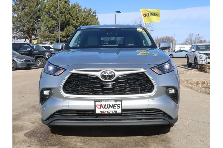 $26977 : Toyota Highlander 2022 AWD L image 3