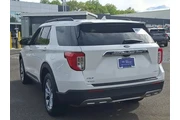 $34988 : Ford Explorer 2023 AWD XLT 4 thumbnail