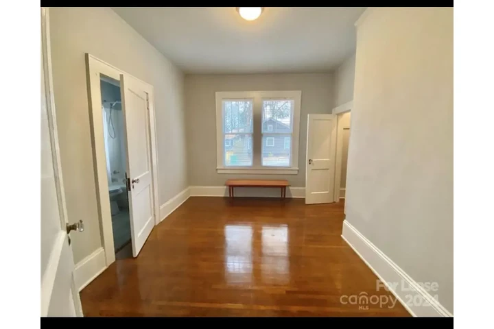 $1590 : Rent image 3