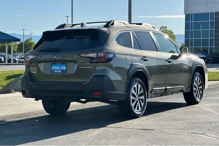$28995 : Subaru Outback 2024 AWD Onyx image 2