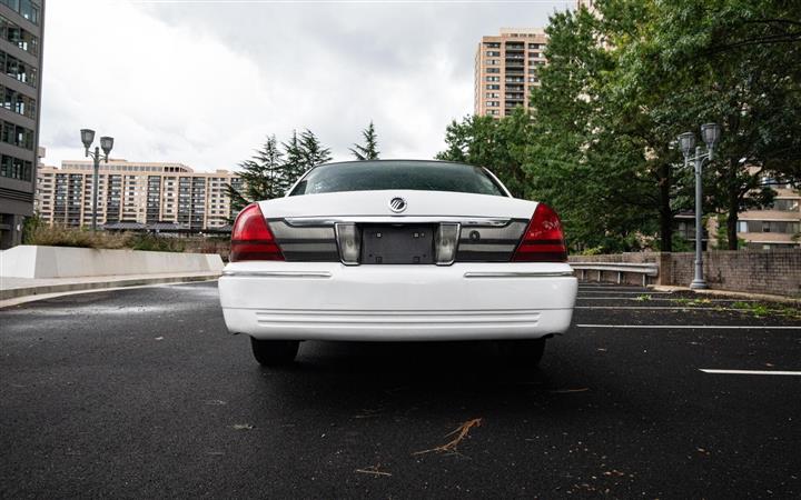 $10250 : 2010 MERCURY GRAND MARQUIS image 5