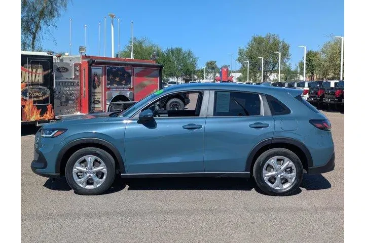 Honda HR-V 2024 AWD LX 4dr C image 2