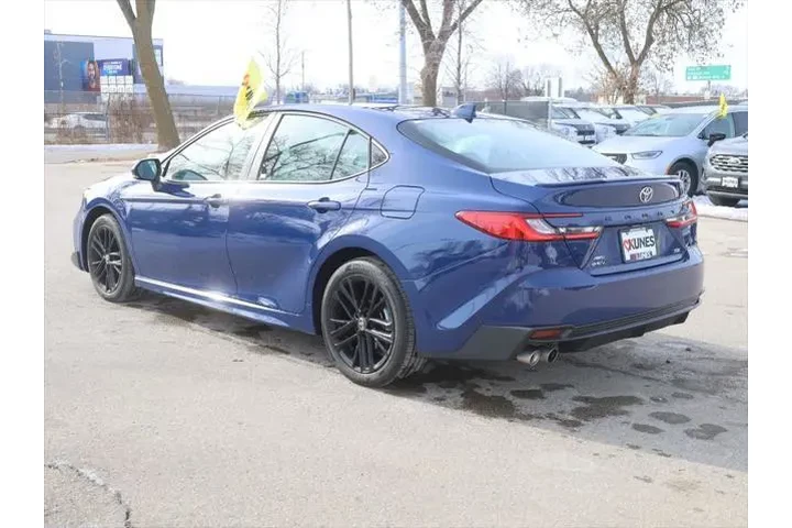 $31377 : Toyota Camry 2025 AWD SE 4dr image 7