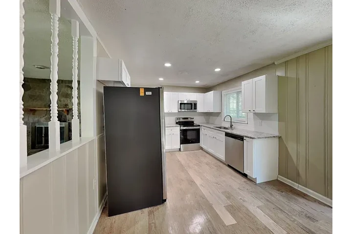 $970 : 3bedroom/2bathroom apartment image 5