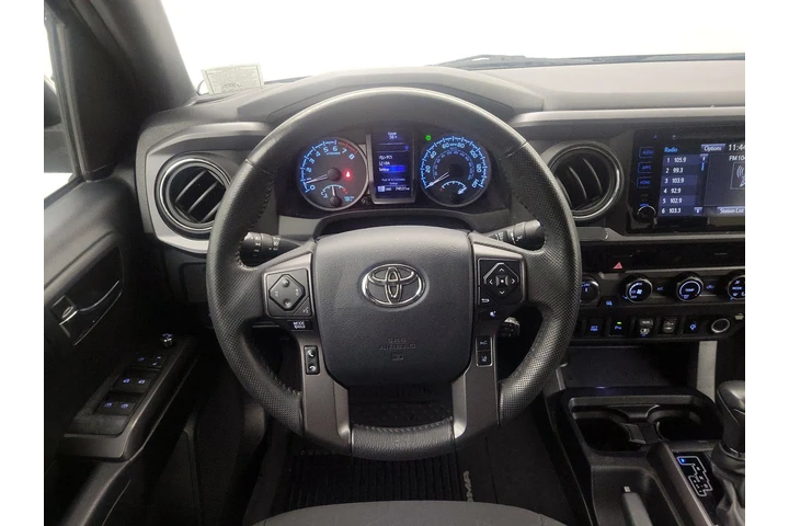 $32998 : Toyota Tacoma 2018 4x4 TRD S image 10
