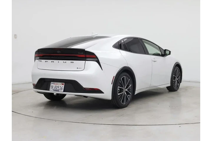 $27998 : Toyota Prius 2023 XLE 4dr Ha image 8