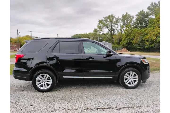 $9995 : 2018 Explorer XLT image 8